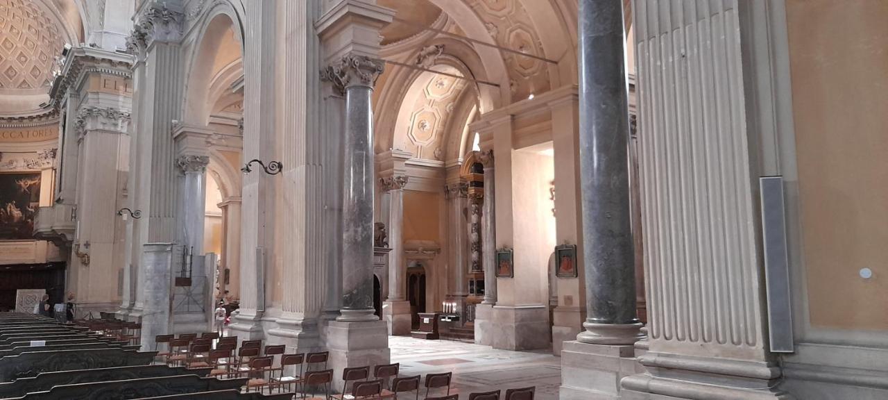 Corte Cavour. Una Mansarda Nel Cuore Della Citta Ravenna Luaran gambar